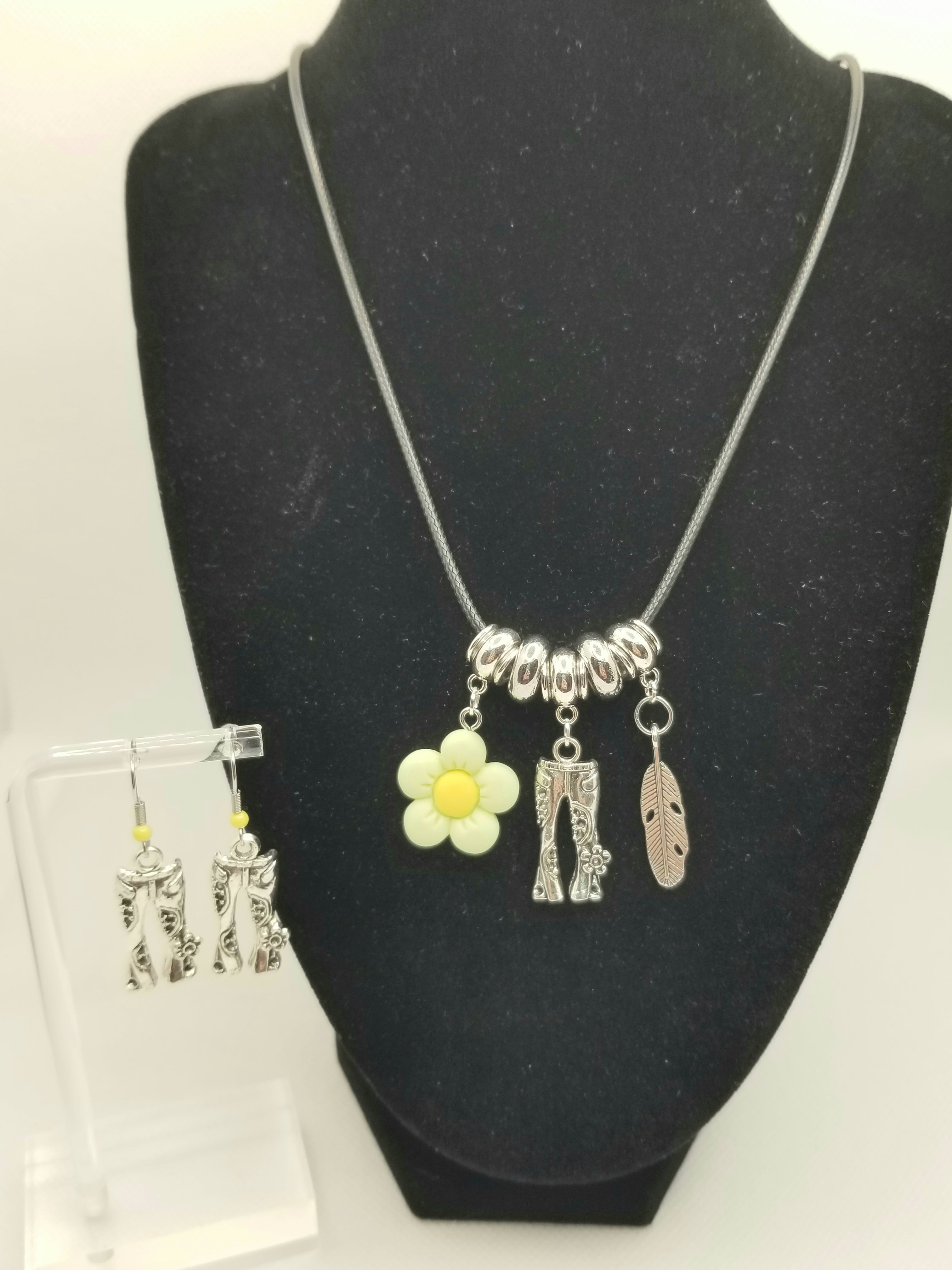 JUST FOR FUN BUNDLE: Flashback of the 1960's Necklace & Earrings