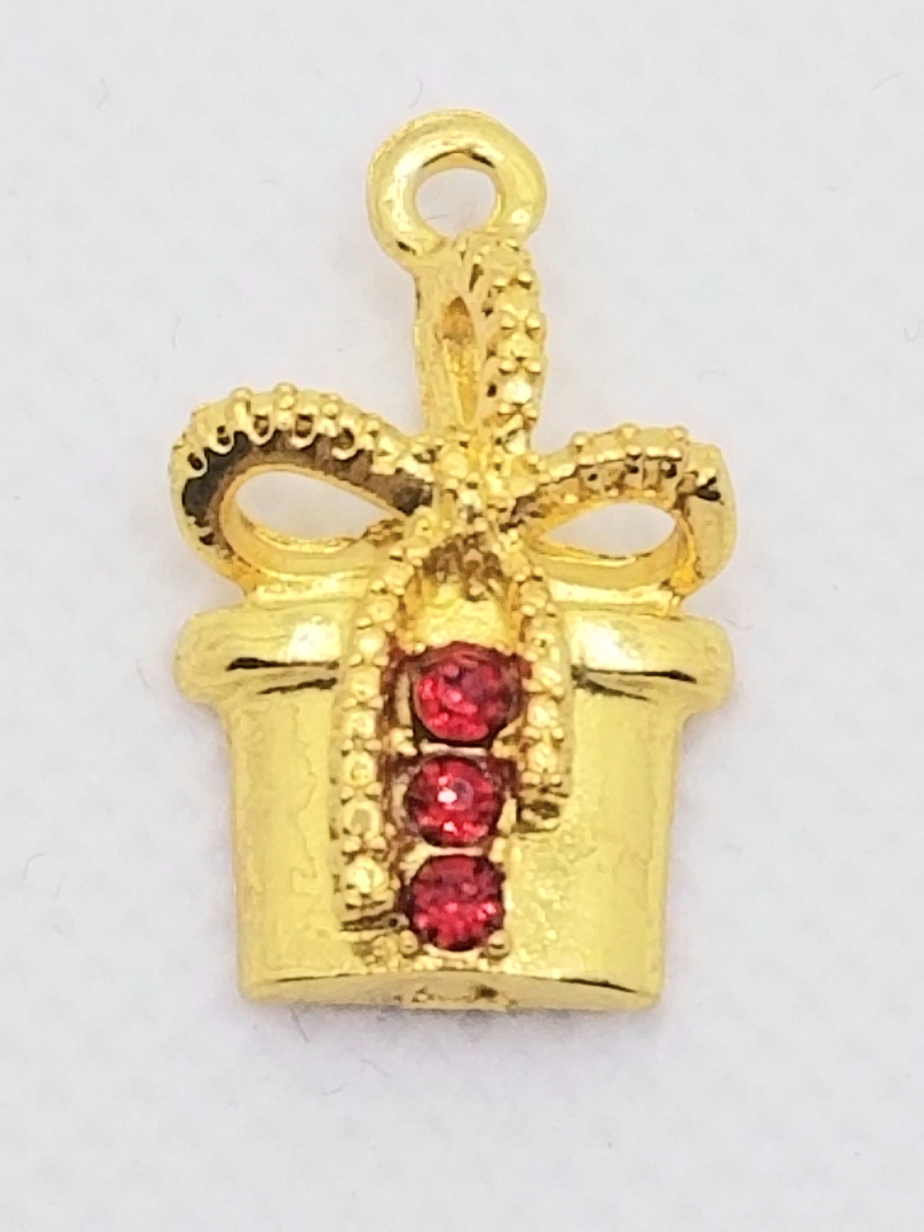Christmas Gift in Stunning Gold Dangle