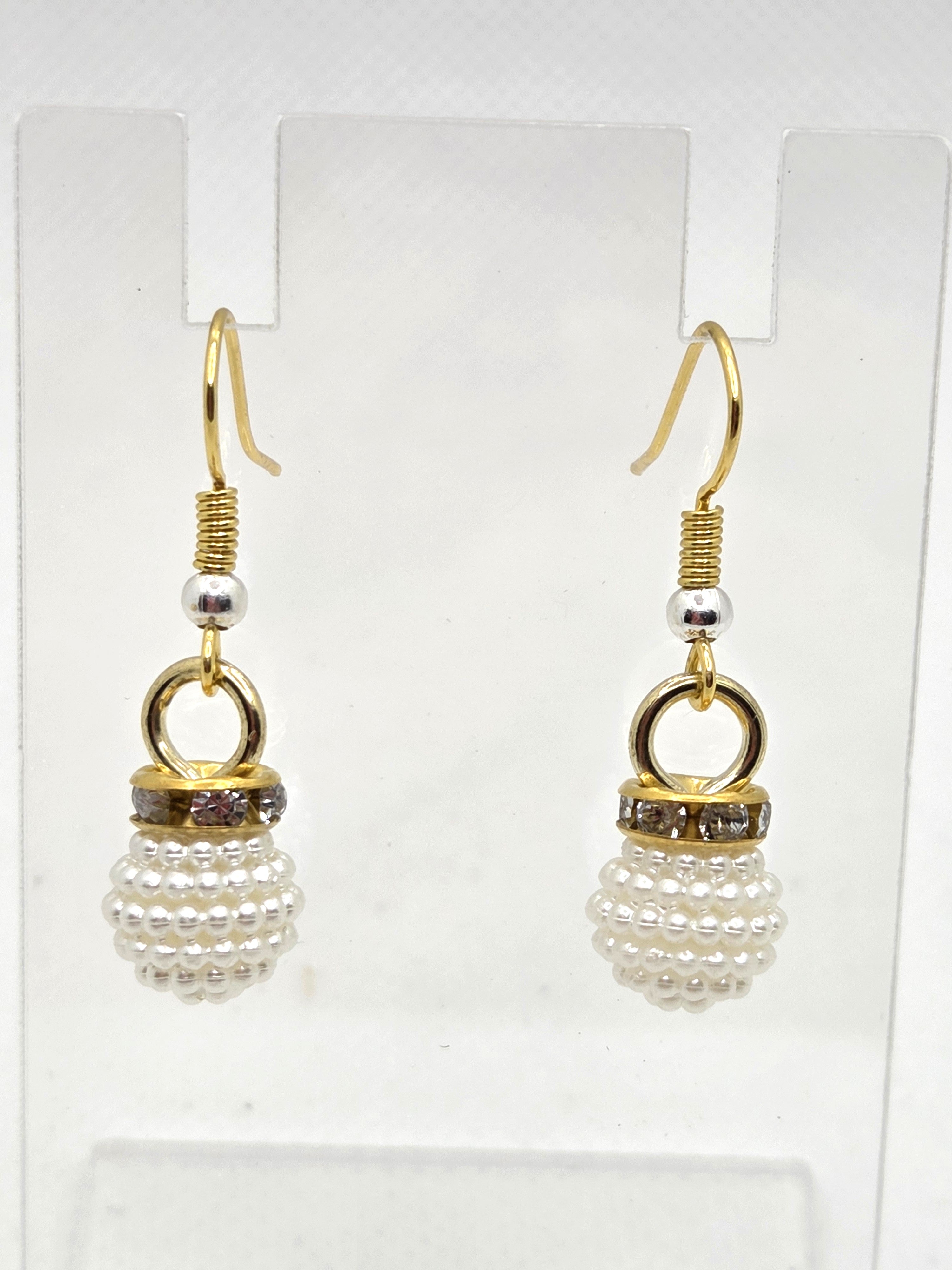 JUST FOR FUN BUNDLE: Classy Bubbled Faux Pearls Necklace & Earrings
